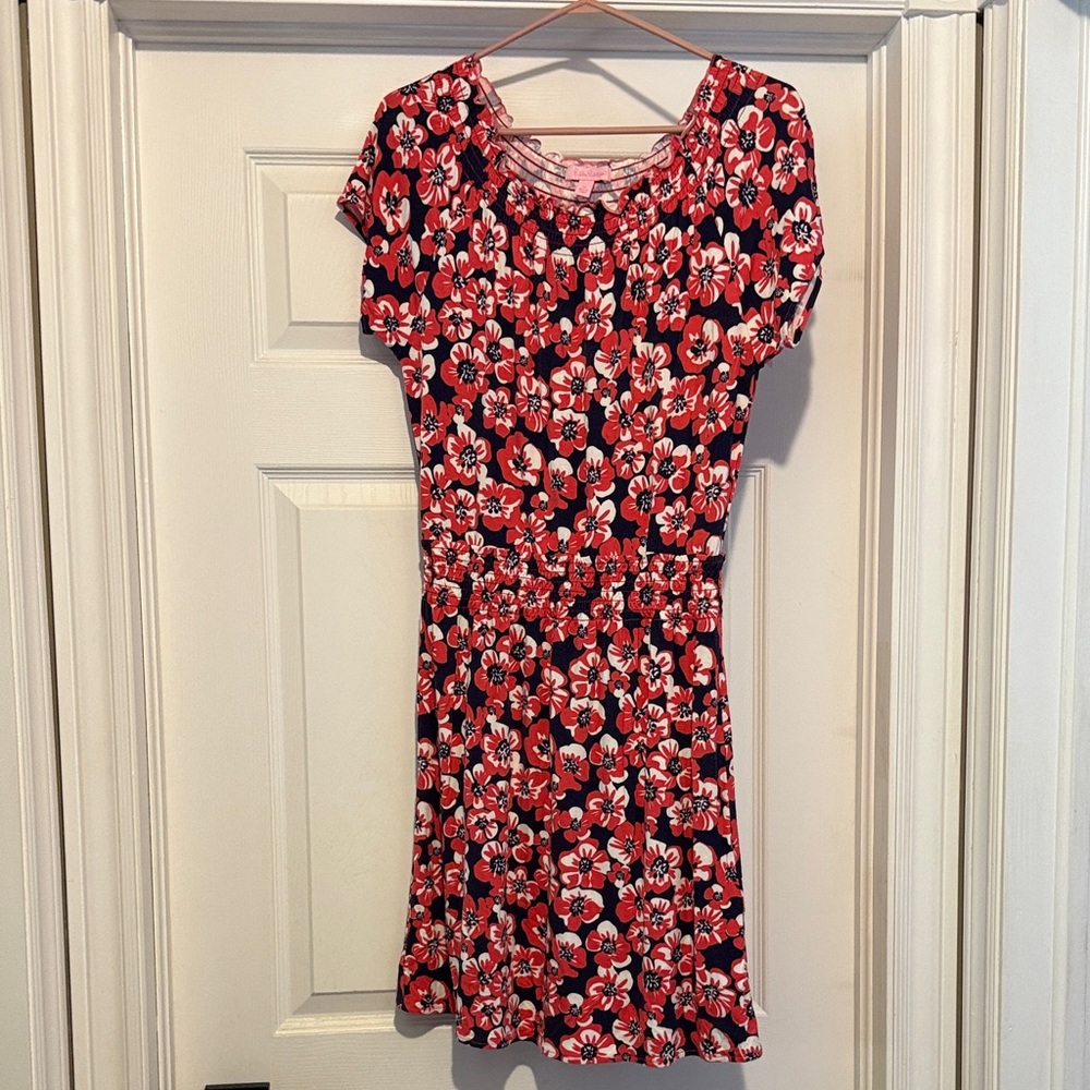 Lilly Pulitzer dress size medium.